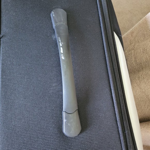 Black 4-Piece Heys Luggage - Used - Picture 7 of 12